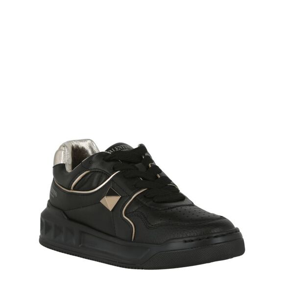 Valentino One Stud Low-Top Leather Sneaker Black Womens - Picture 2 of 6